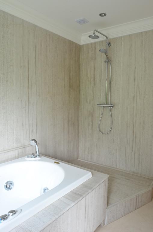 Llwyn Helyg Country House Guest House Кармартън Стая снимка